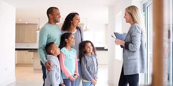 The Value of Using a Licensed Real Estate Agent